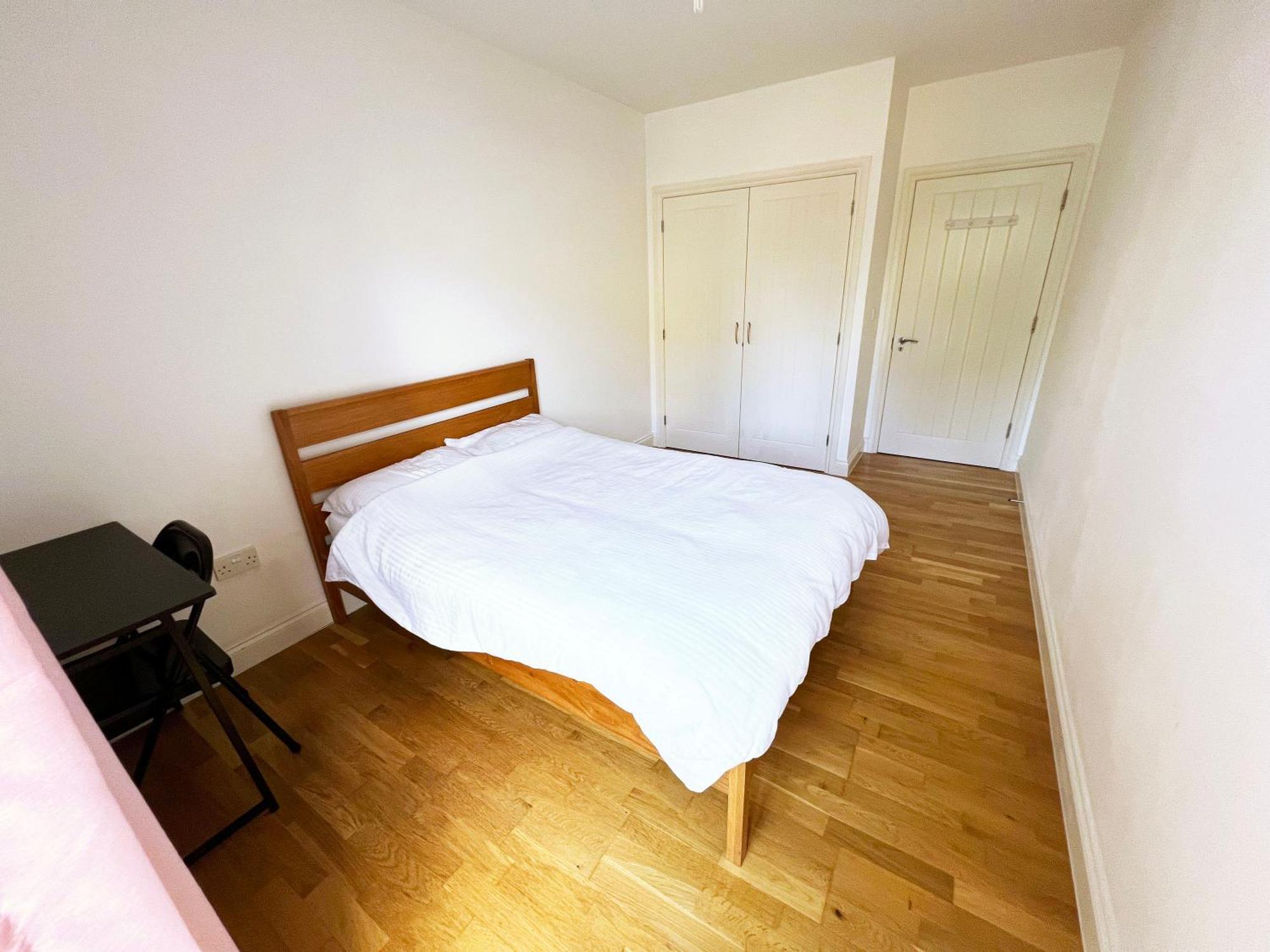 Bedroom 2, Queens Road London Eksteriør billede