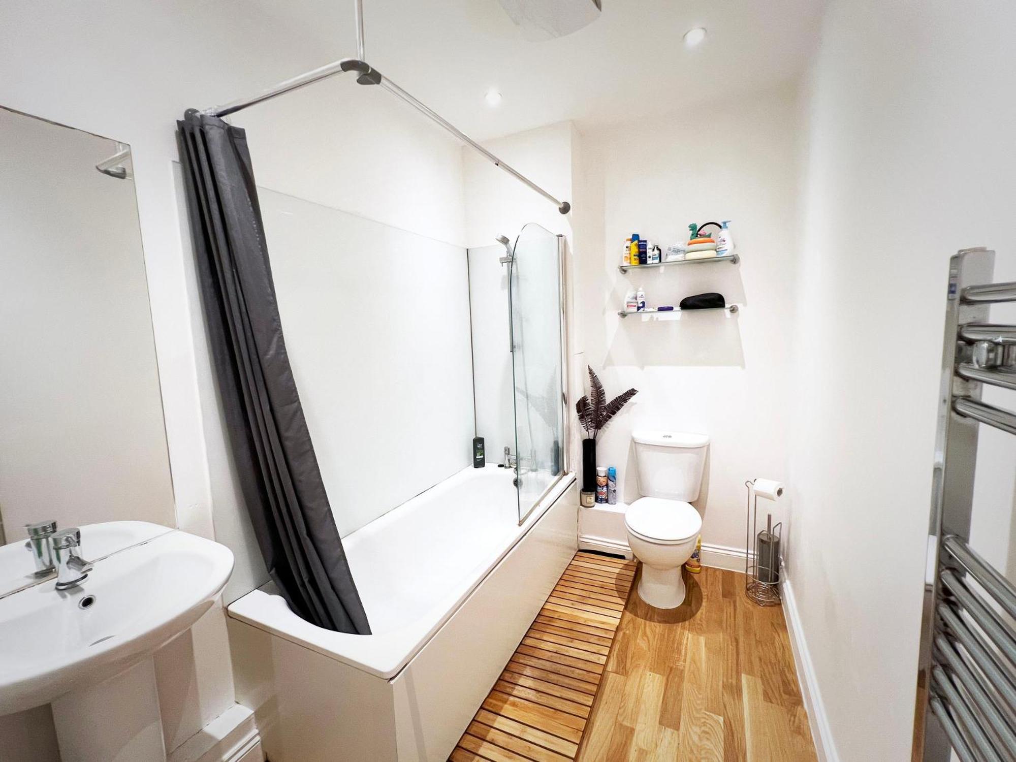 Bedroom 2, Queens Road London Eksteriør billede